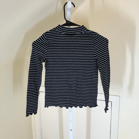 Cat & Jack NWOT Girls' Ribbed Black Striped Long Sleeve Knit Top Size S (6/7) - Picture 4 of 4